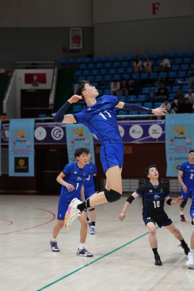 A serve during the same tournament.
